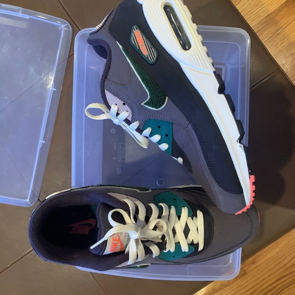 Air Max 90 Oil Grey Rainforest - Picture 2 of 7